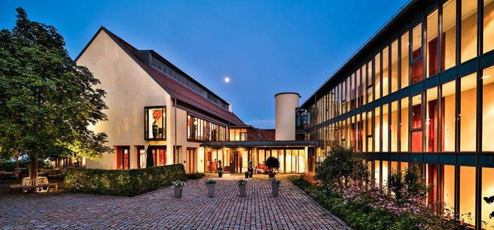 Hotel Oberschwaebischer Hof Schwendi Екстериор снимка
