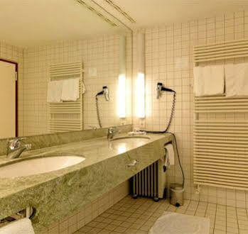 Hotel Oberschwaebischer Hof Schwendi Екстериор снимка